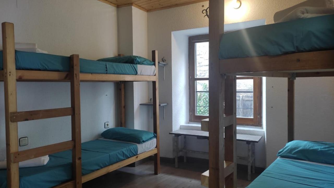 Albergue Triton - Villanúa Εξωτερικό φωτογραφία