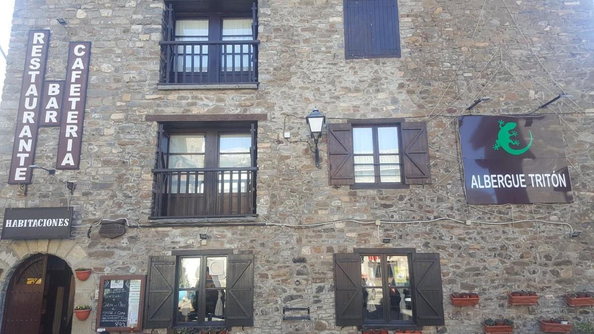 Albergue Triton - Villanúa Εξωτερικό φωτογραφία