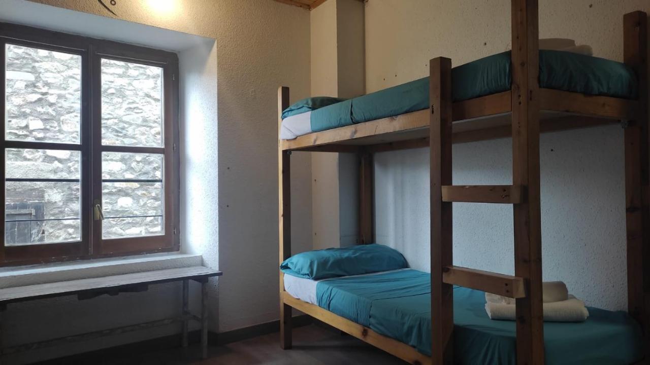 Albergue Triton - Villanúa Εξωτερικό φωτογραφία