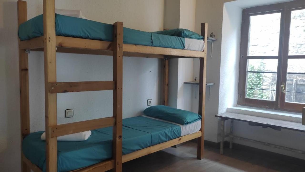 Albergue Triton - Villanúa Εξωτερικό φωτογραφία
